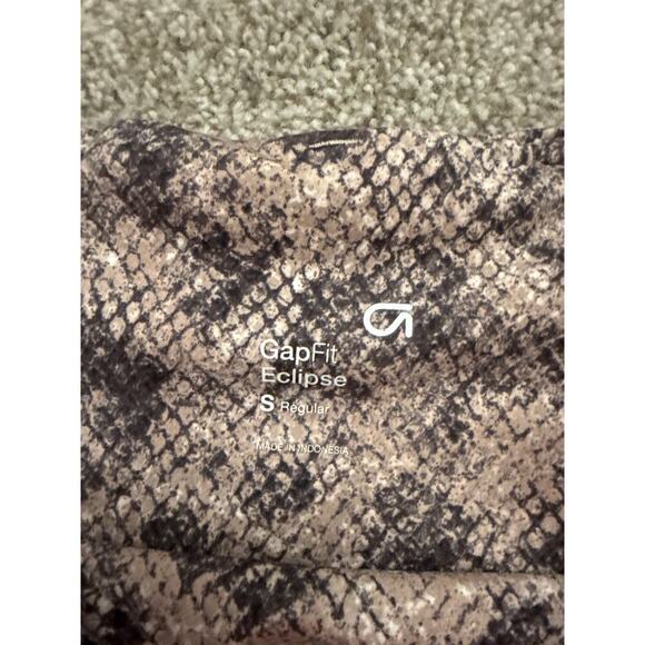 GAP Fit Sculpt,Eclipse,& Blackout Technology Compression Workout Shorts (4), S - Picture 3 of 13